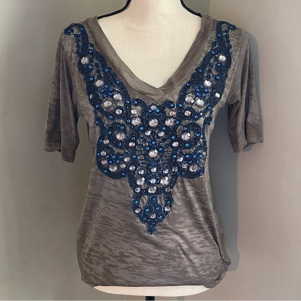 Boston Proper | V- neck Jeweled Tee | Medium